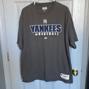 Majestic Gray New York Yankees authentic collection size large Baseball Tee shir